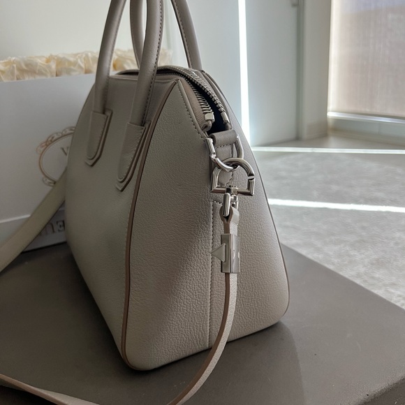 Givenchy Small Antigona Bag in Natural - Picture 8 of 10